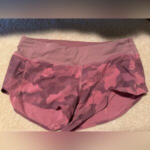 lululemon pink camo shorts size 8
